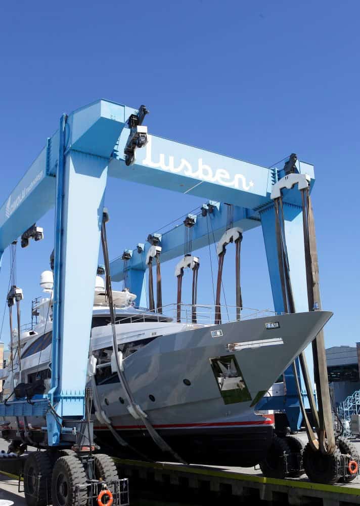 Benetti-BF104_MY-Lehos-3-712×1000