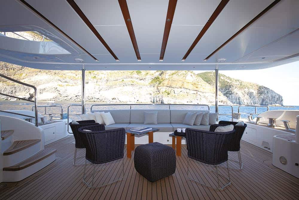 Mediterraneo-116-BM116-Oli-1000px-Cockpit