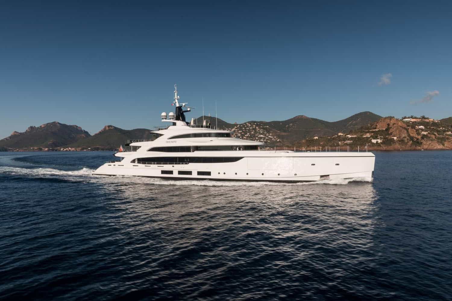 Benetti-Triumph-65M-1500×1000