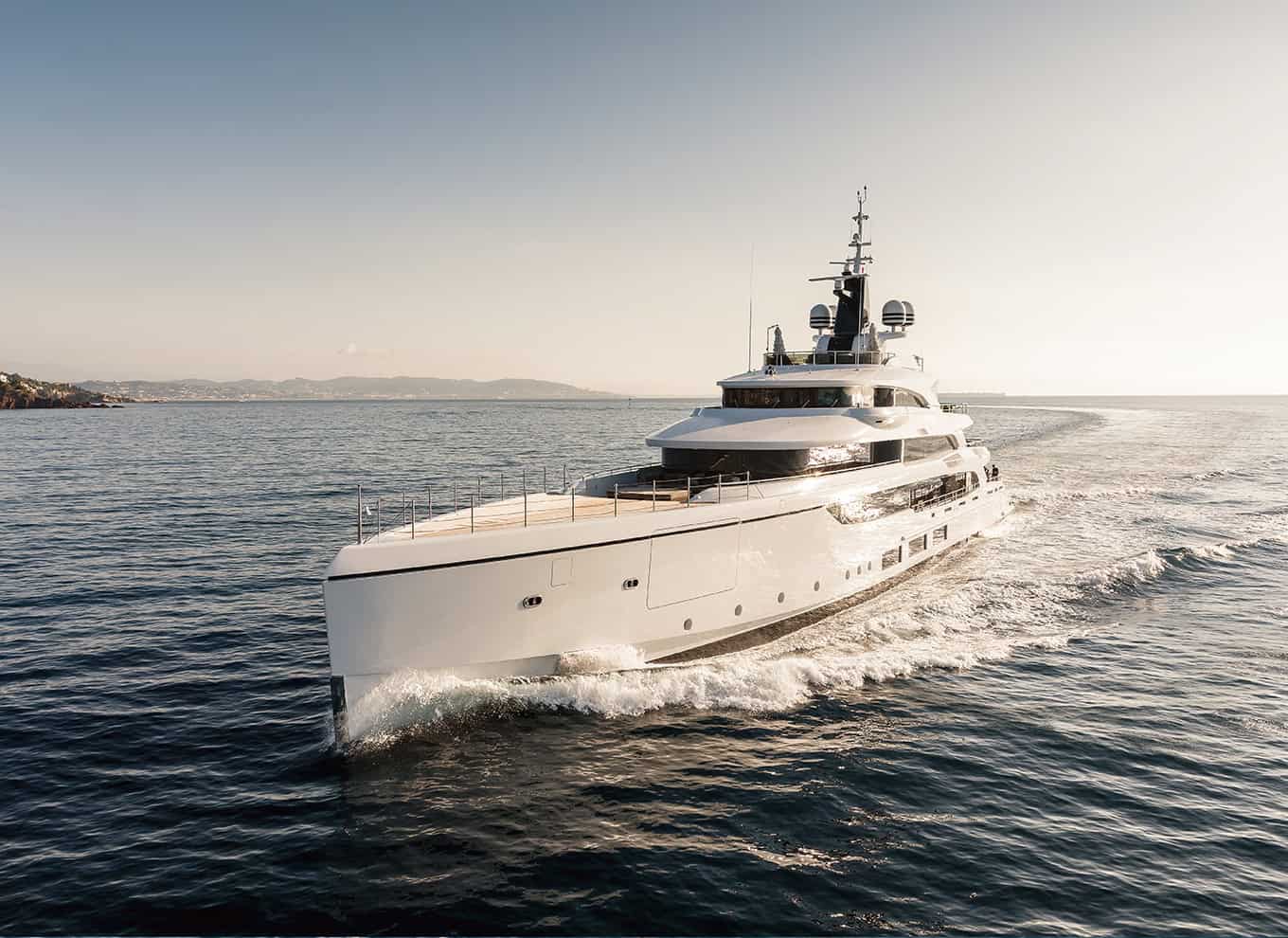 Benetti-Media-Room-Boatshow-Card-Triumph-FB270