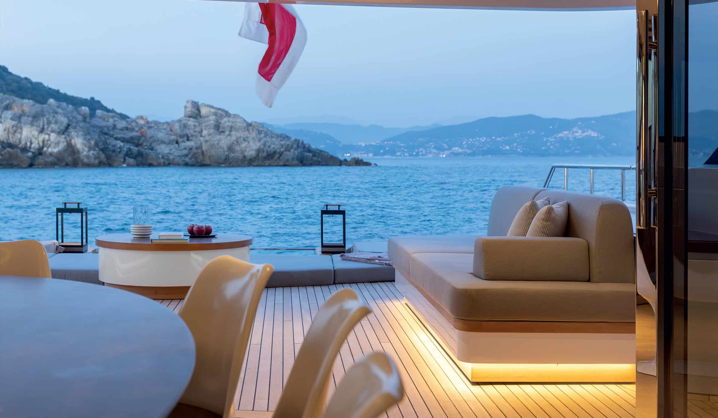 Benetti-Yachts-Oasis-34M-Exteriors-Carousel-05-Social-Design