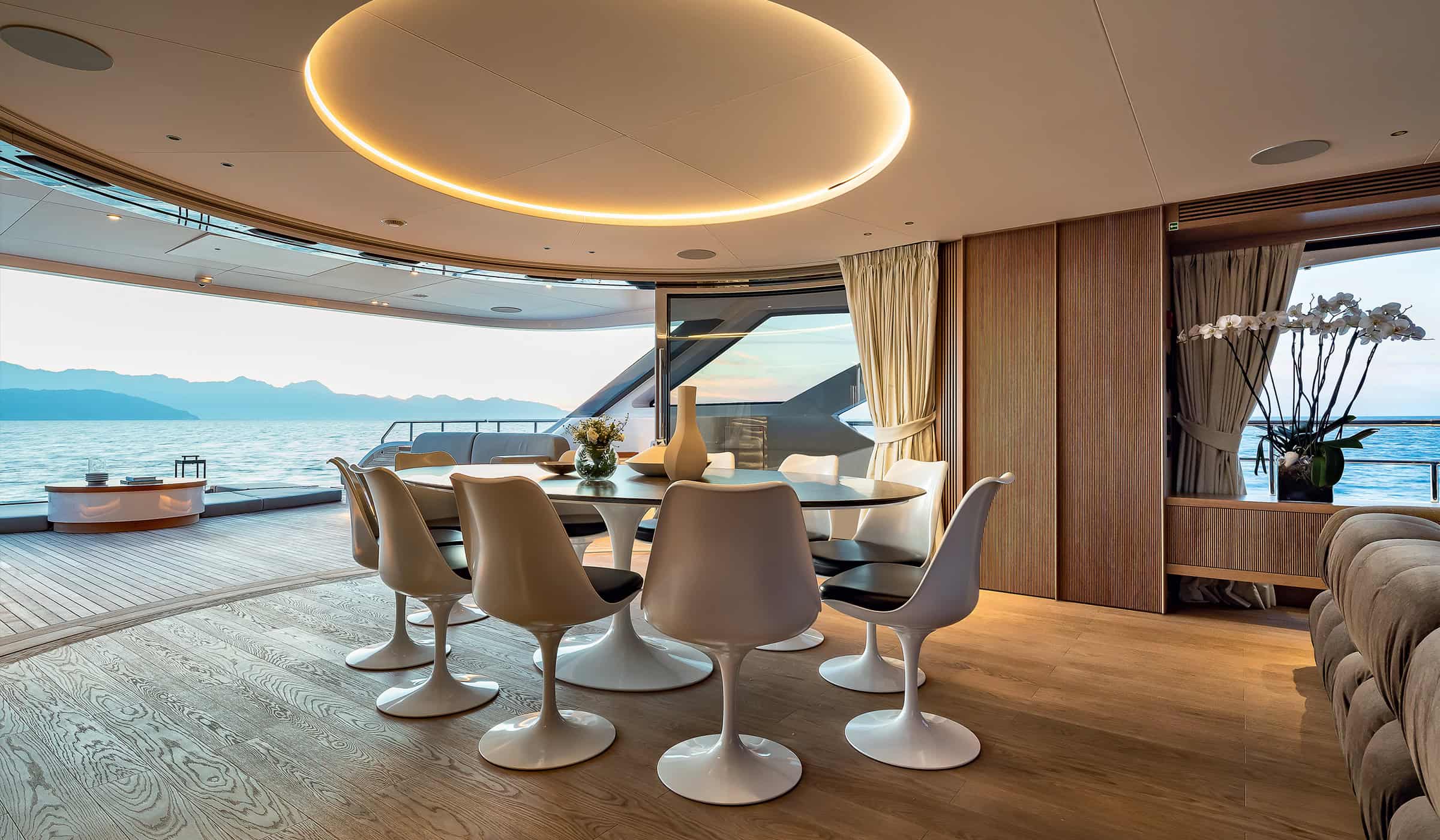 Benetti-Yachts-Oasis-34M-Interior-Carousel-01-Main-Salon