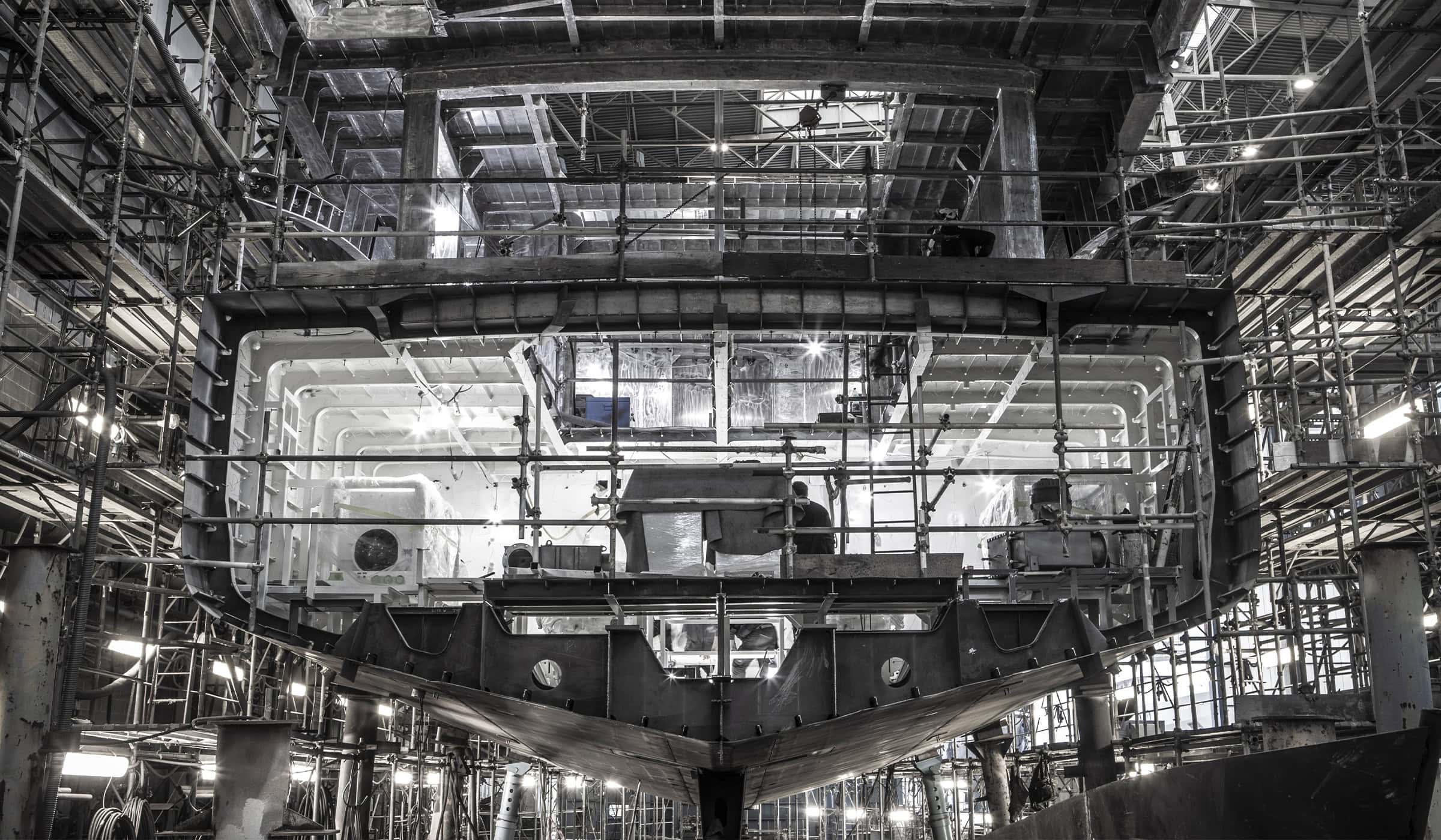 Benetti-HOY-Construction-Engineering-04-Platforms-Carousel-01