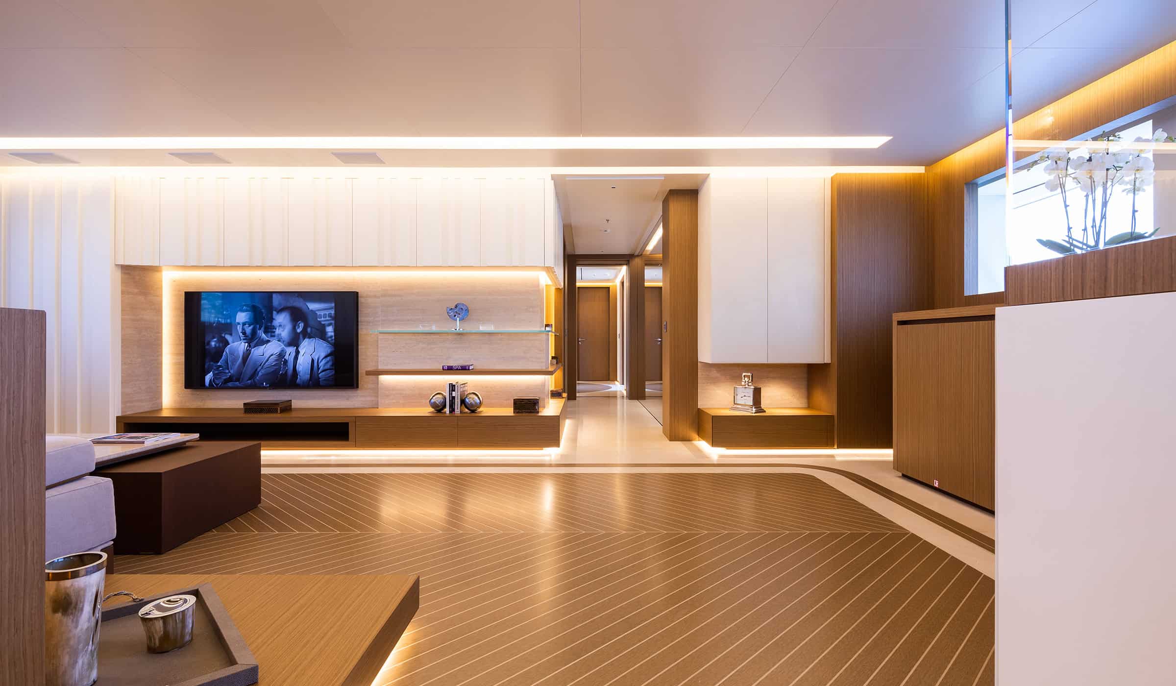 Benetti-HOY-Construction-Engineering-06-Interior-Carousel-01