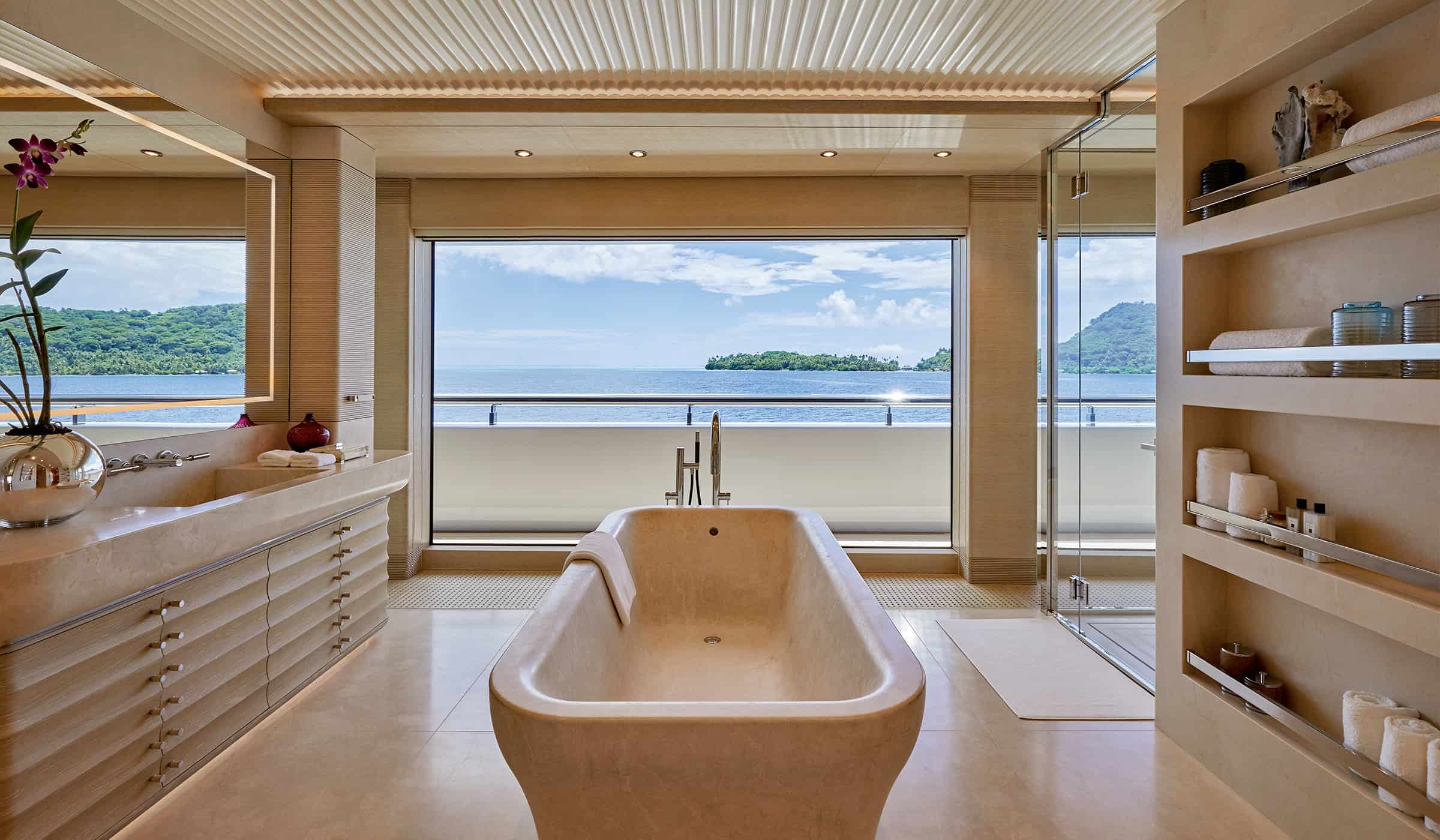 Benetti-HOY-Construction-Engineering-06-Interior-Carousel-03