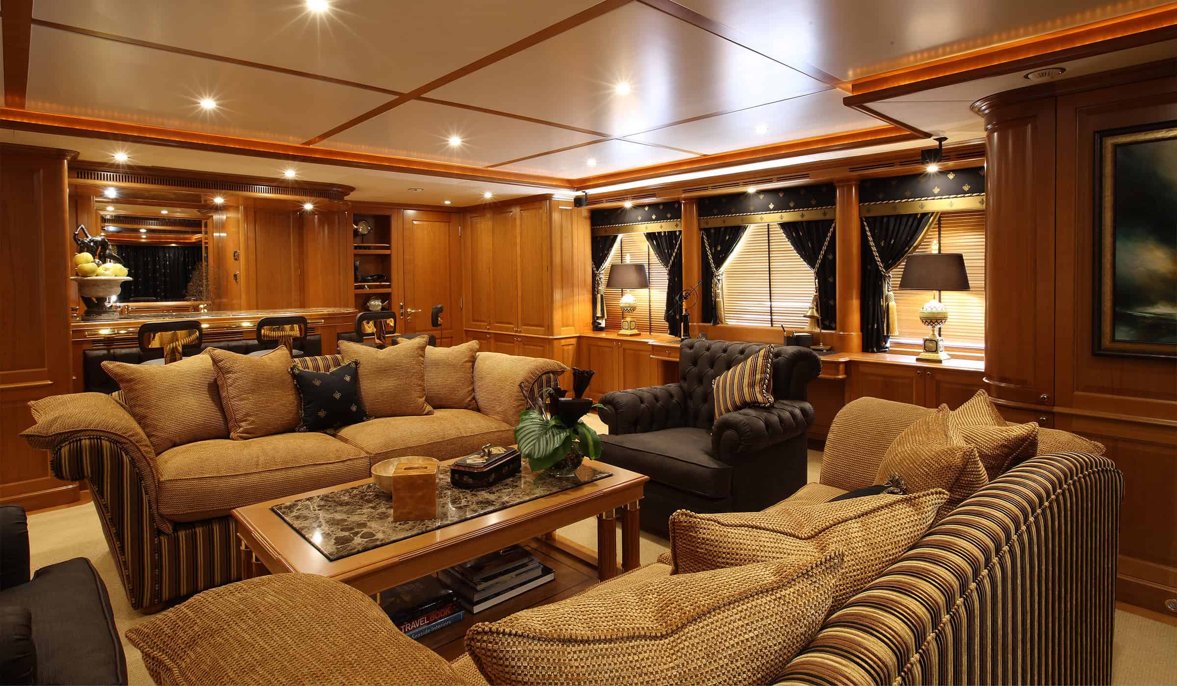 Benetti-HOY-Design-Hub-Zuretti-05-Carousel-01-Classic-120