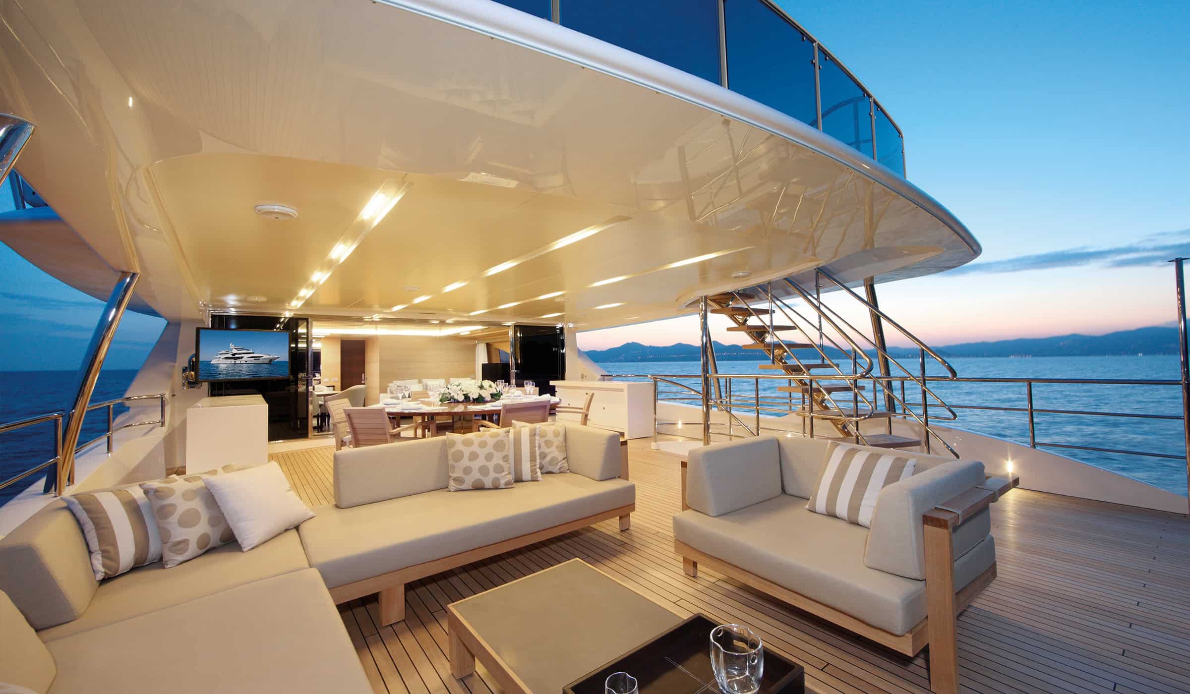 Benetti-HOY-Design-Hub-Zuretti-05-Carousel-04-Classic-Supreme