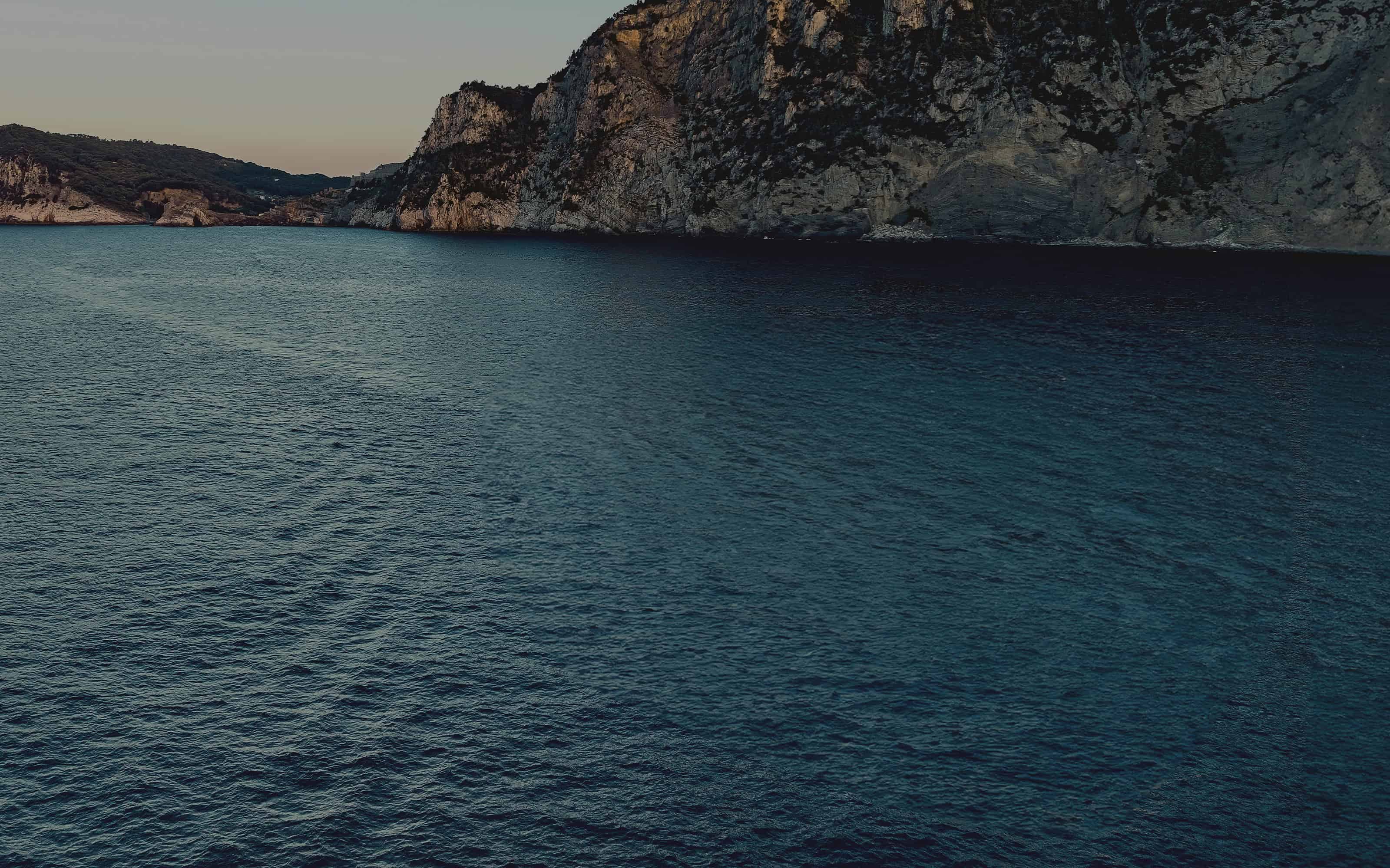 Benetti-HOY-Hybrid-Yachts-Sustainability-01-Emode-Hybrid-Bg