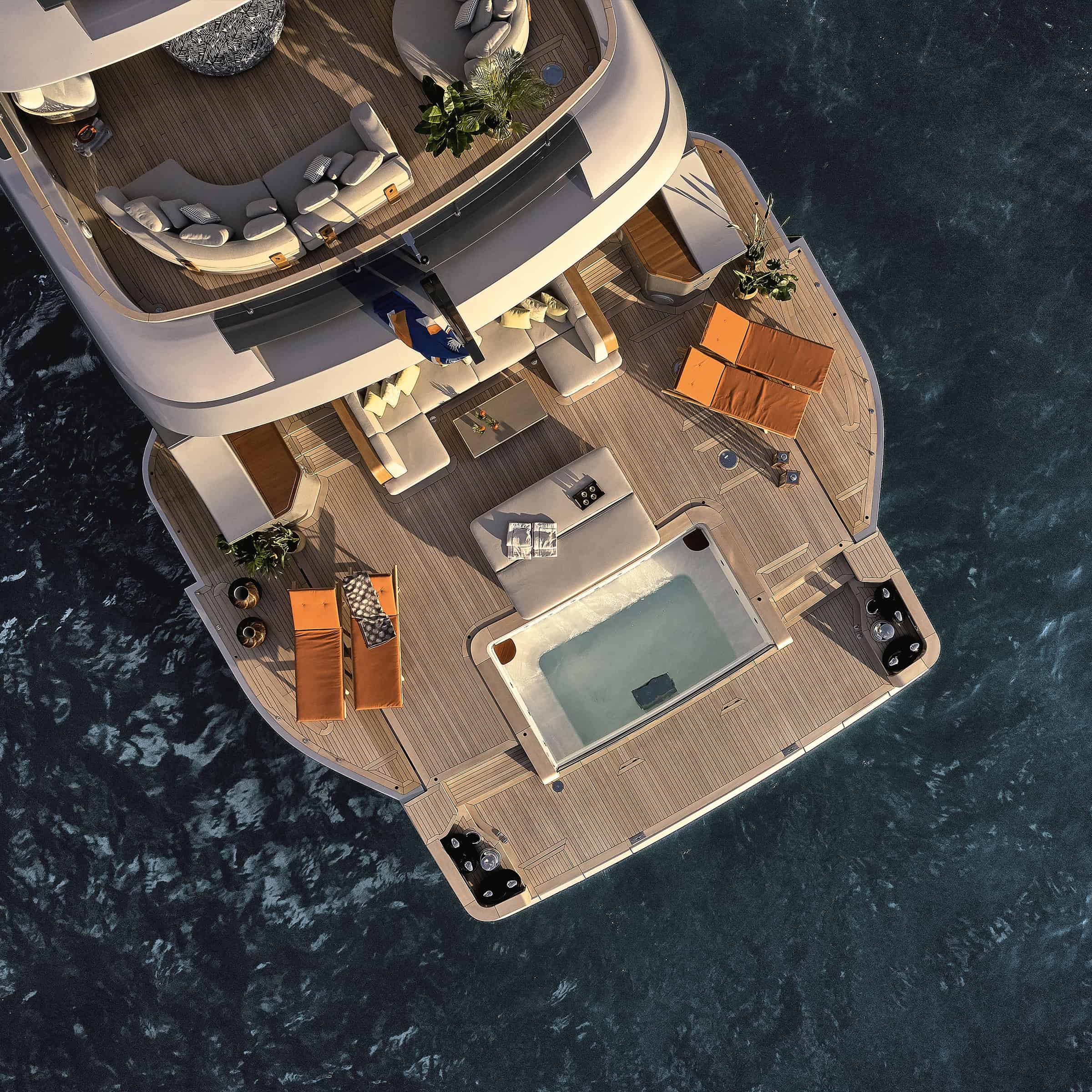 Benetti-HOY-Layout-Innovation-Oasis-Deck-02-Fold-out-wings