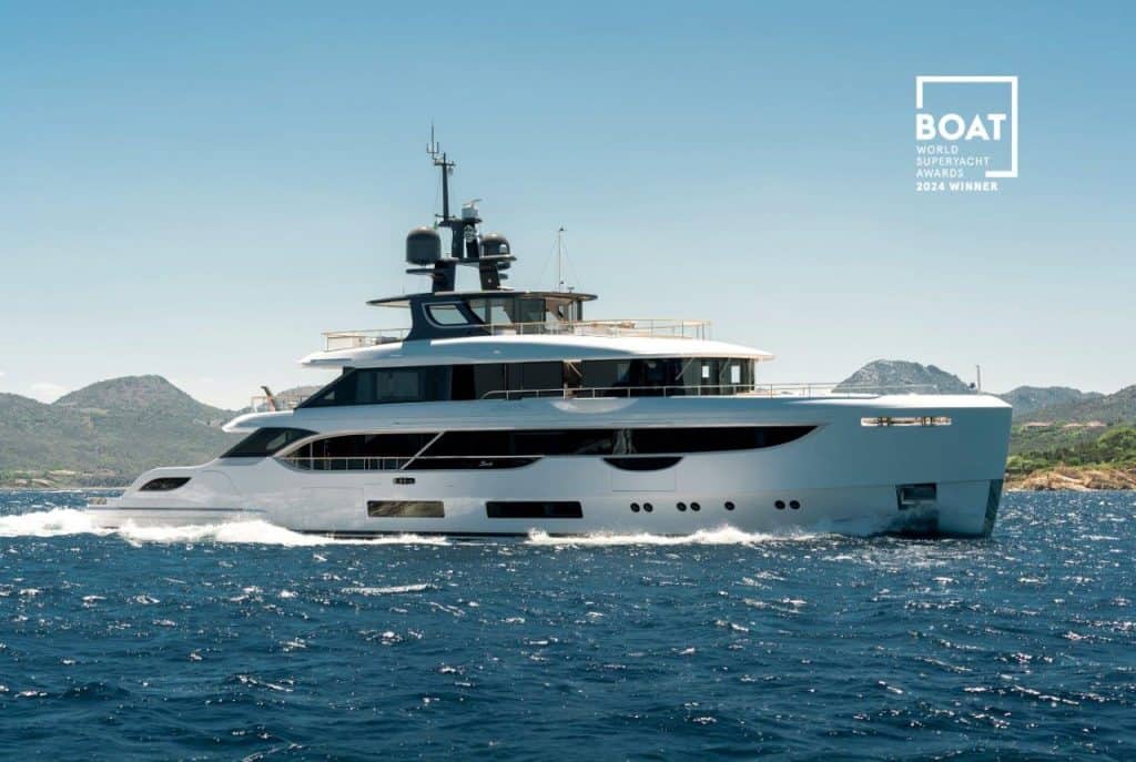 Benetti-MY-Oreos-wins-World-Superyacht-Awards-2024_LR-1-1024×687-1