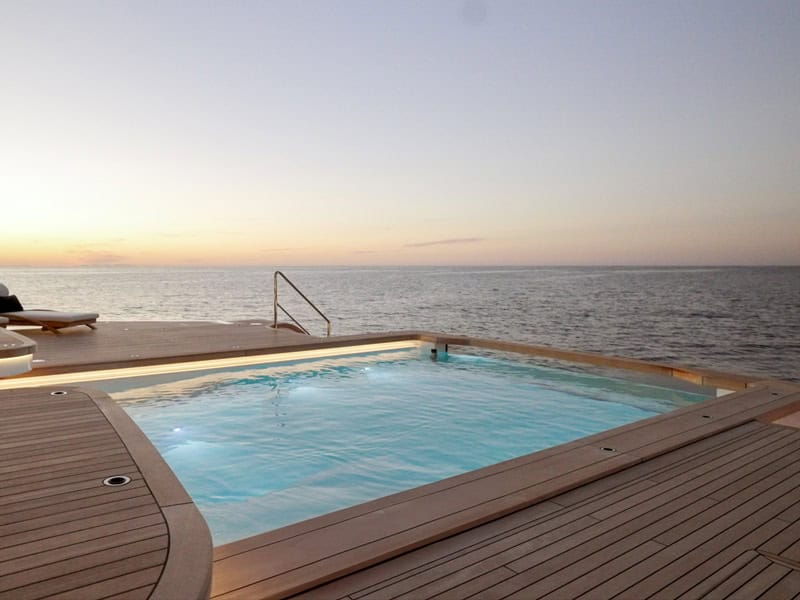 Benetti-Yachts-B-Now-67M-Exteriors-02-Oasis-Deck_02