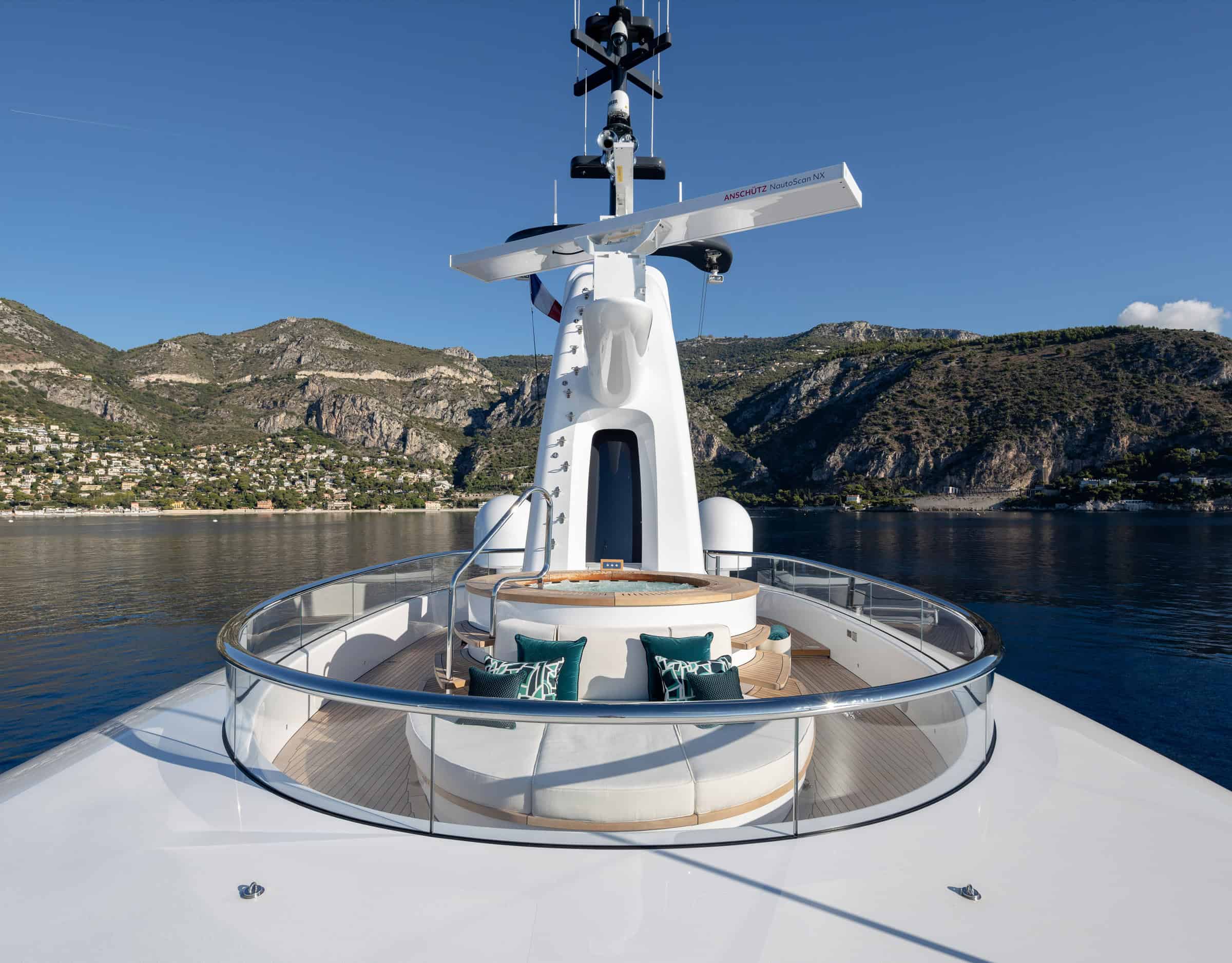 Benetti-Yachts-B-Now-67M-Interiors-07-THE-CROWN-NEST