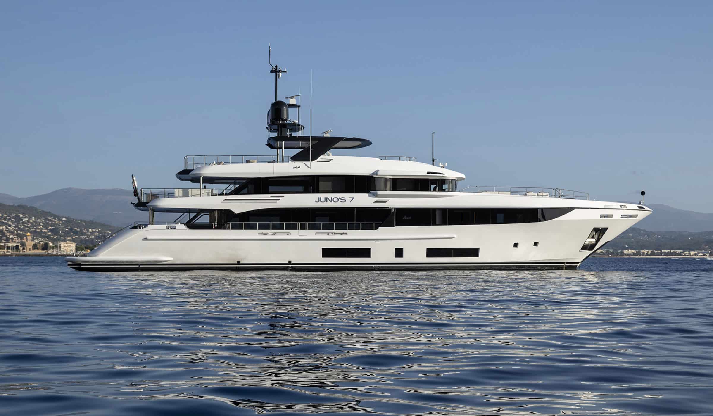 Benetti-Yachts-Class-44M