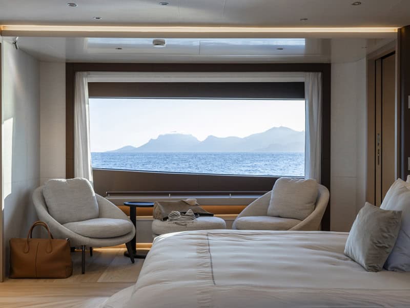 Benetti-Yachts-Class-44M-Interiors-03-02-Master-Suit