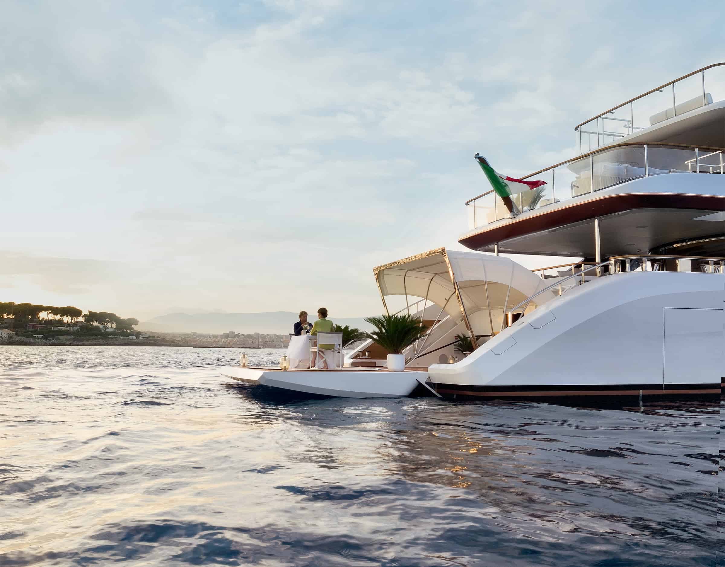 Benetti-Yachts-Class-Motopanfilo-37M-Exteriors-04-Integrated-Transom