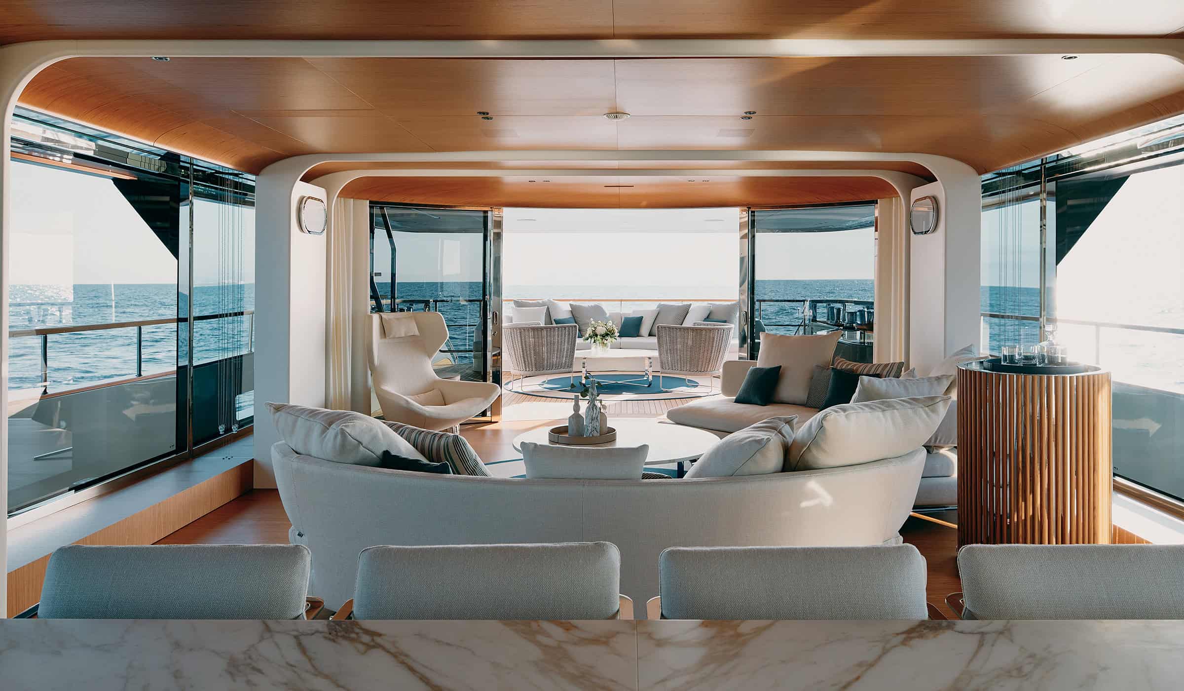 Benetti-Yachts-Class-Motopanfilo-37M-Interiors-02-Carousel-01-Main-Deck-Lounge