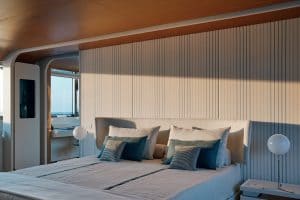 Benetti-Yachts-Class-Motopanfilo-37M-Interiors-03-Fullscreen