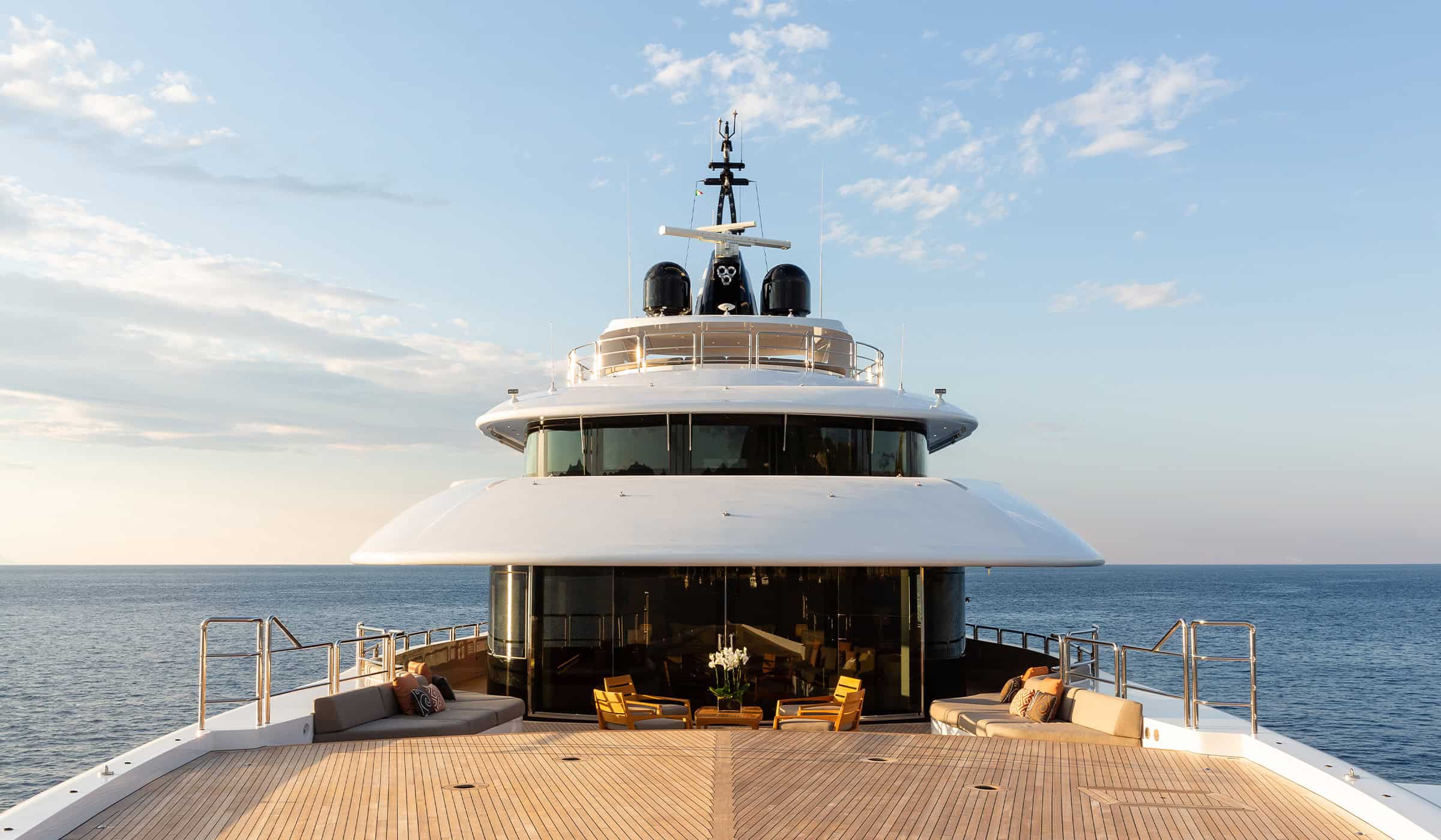 Benetti-Yachts-Custom-Alfa-Exteriors-03-Upper-Deck