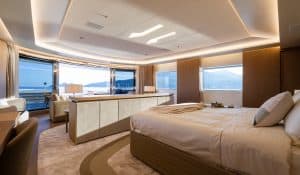 Benetti-Yachts-Custom-Alfa-Interiors-01-Carousel-04-Owners-Suite