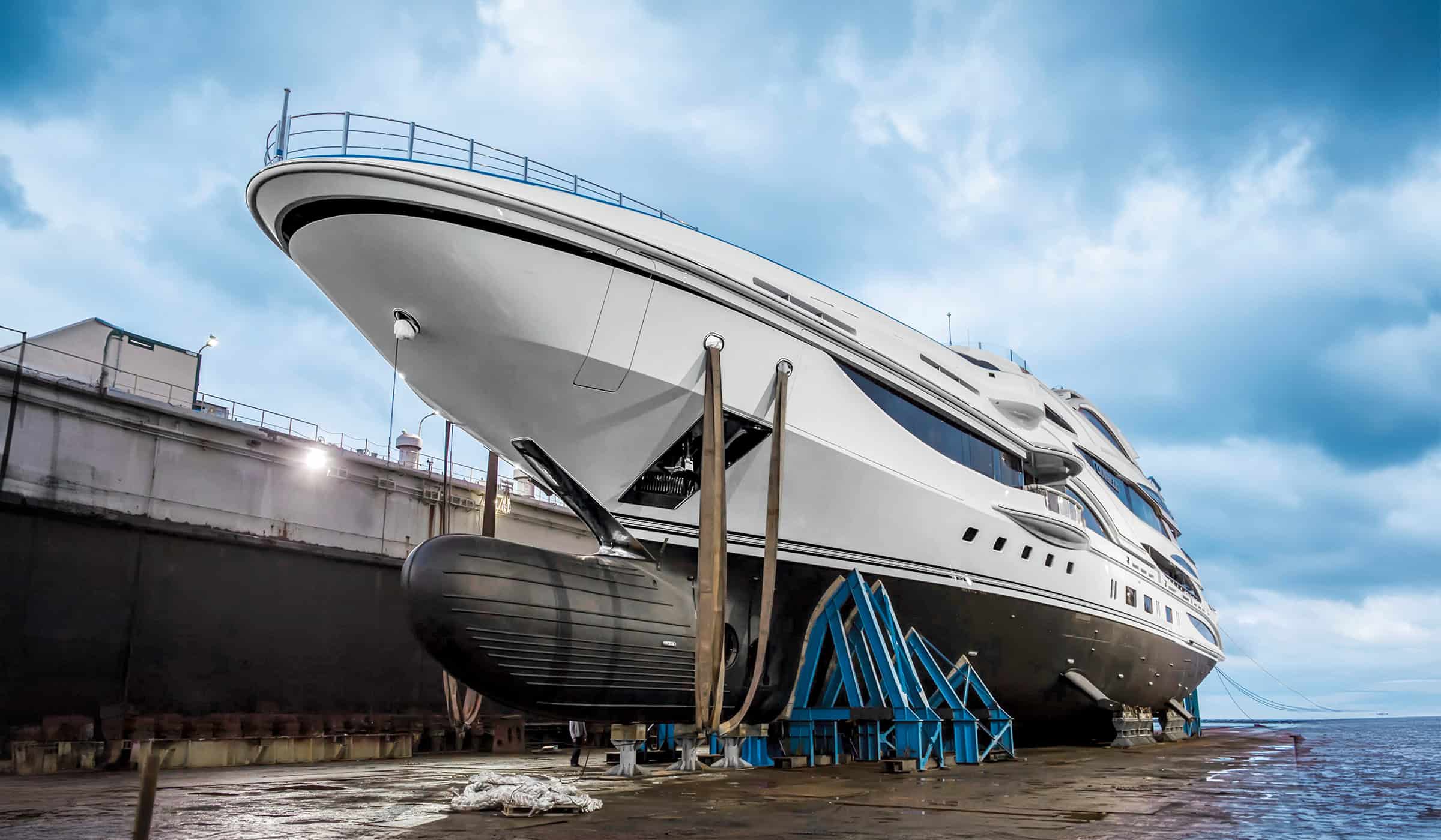 Benetti-Yachts-Custom-FB262-Lionheart-37M-Exteriors-00-Overview