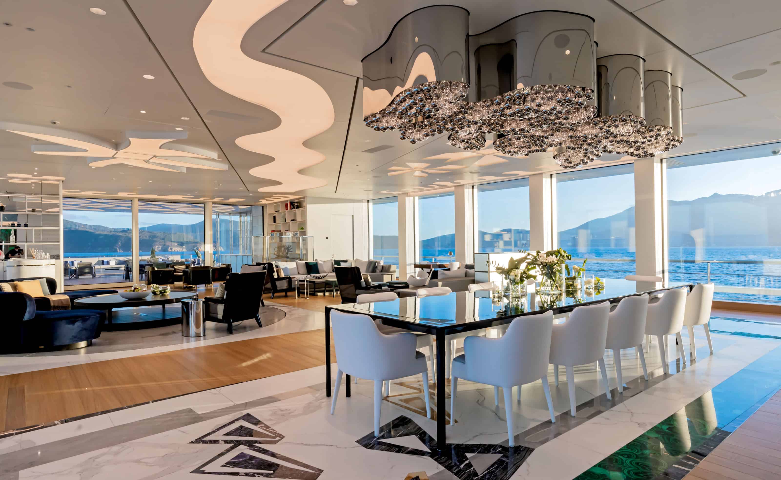 Benetti-Yachts-Custom-FB272-Luminosity-02-Fullscreen