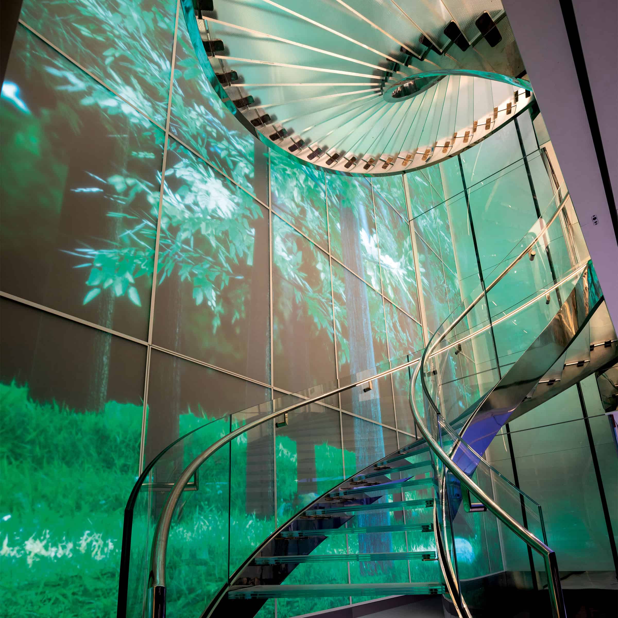 Benetti-Yachts-Custom-FB272-Luminosity-03-02-Art-Centric