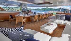Benetti-Yachts-Custom-Ije-Exteriors-02-Dining-Table