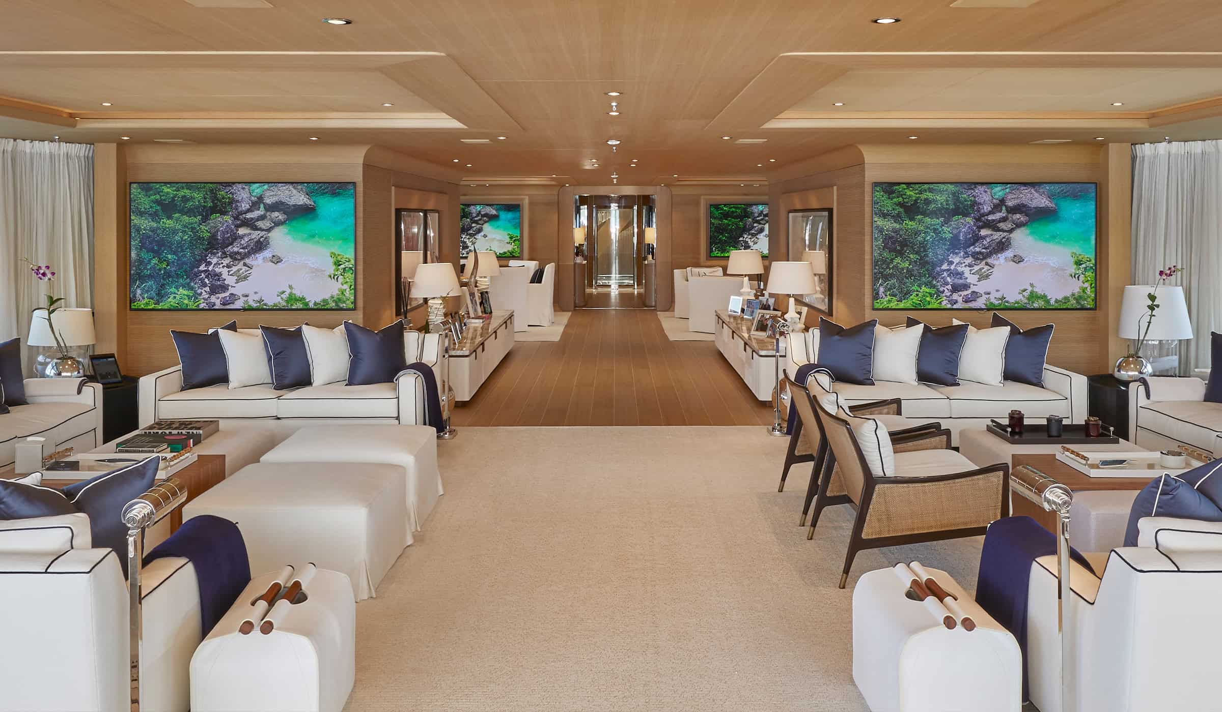 Benetti-Yachts-Custom-Ije-Interior-02-Carousel-02-Living-Room