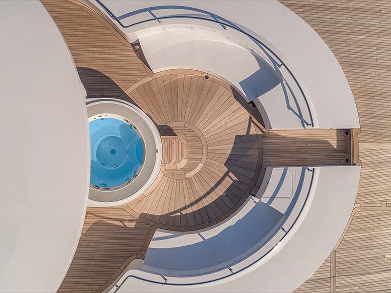 Benetti-Yachts-Custom-Spectre-Exteriors-01-02