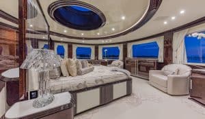 Benetti-Yachts-Custom-Spectre-Interiors-05-Carousel-02-Owners-Suite