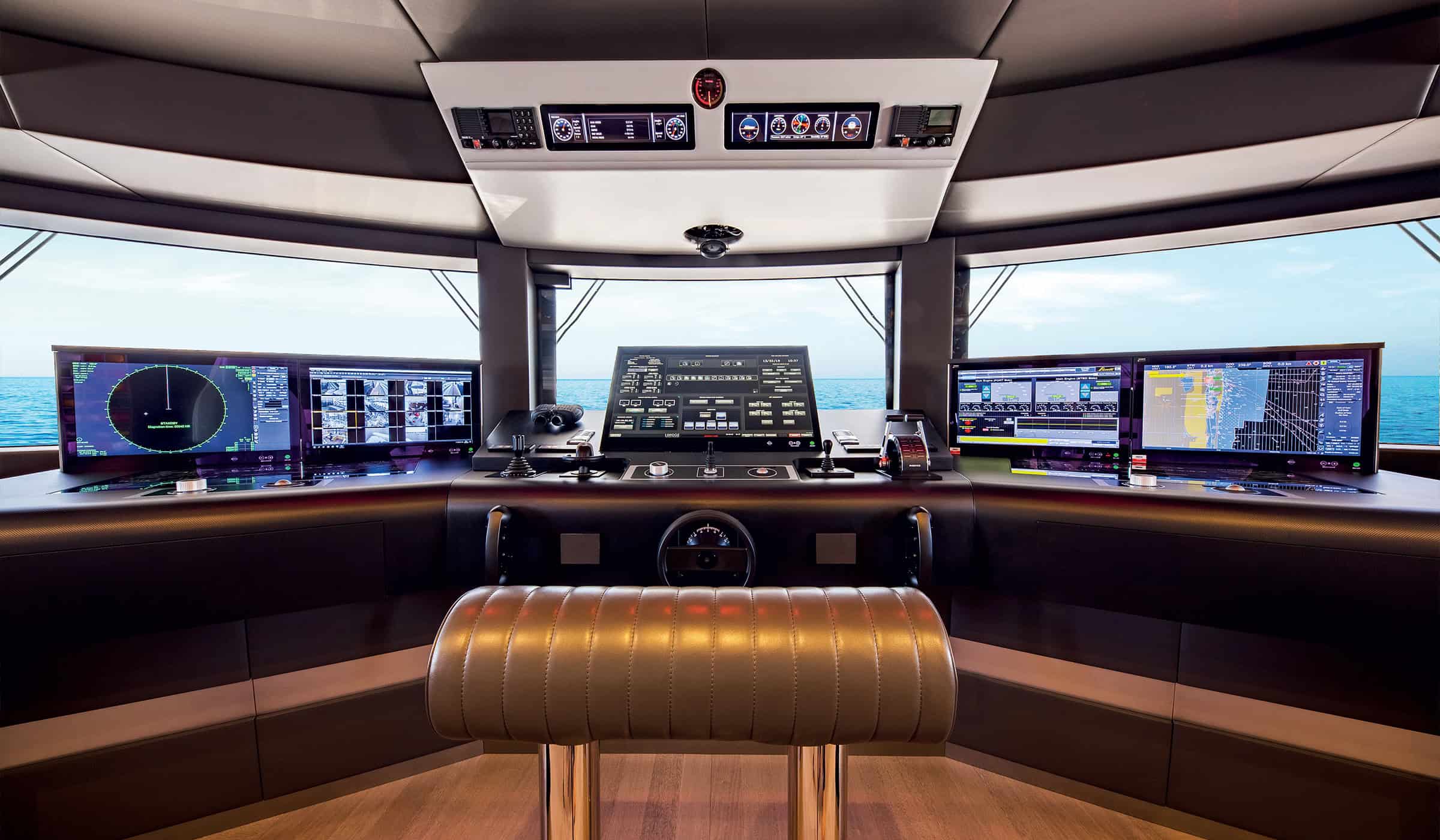 Benetti-Yachts-Custom-Spectre-Interiors-05-Carousel-05-\