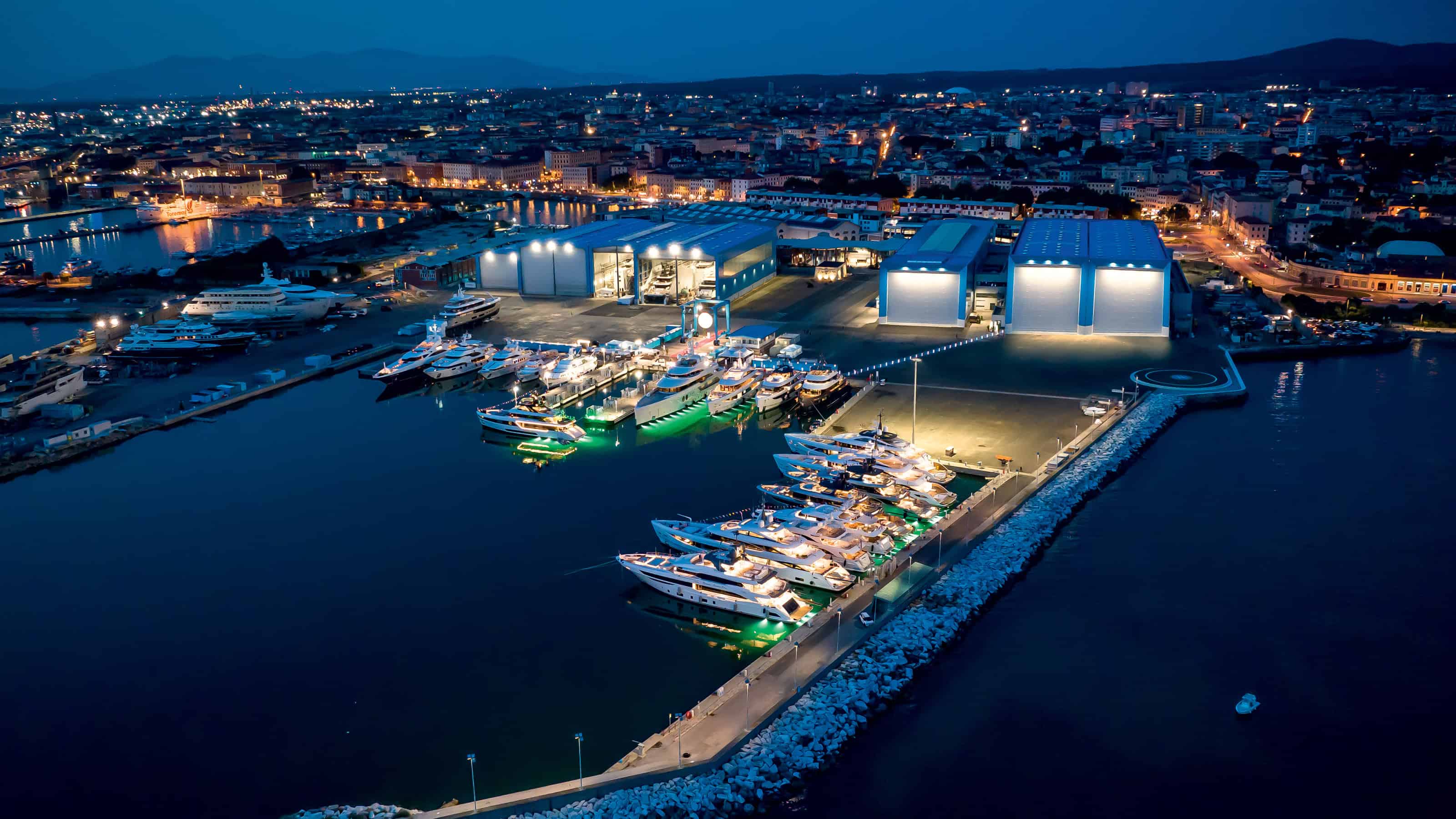 Benetti-Yachts-Contacts-01-Opening