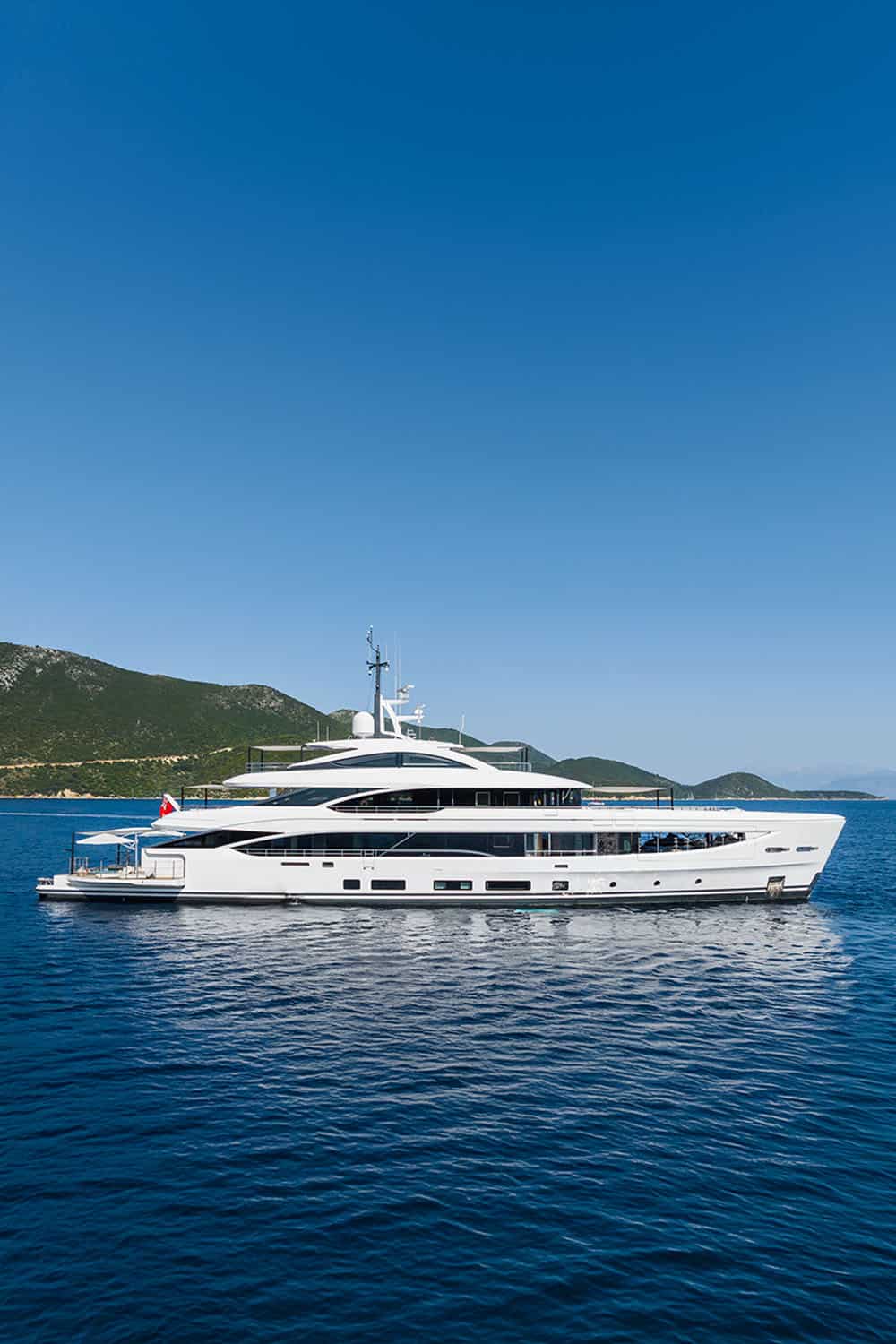 Benetti B.Now 50M_Alunya_mobile