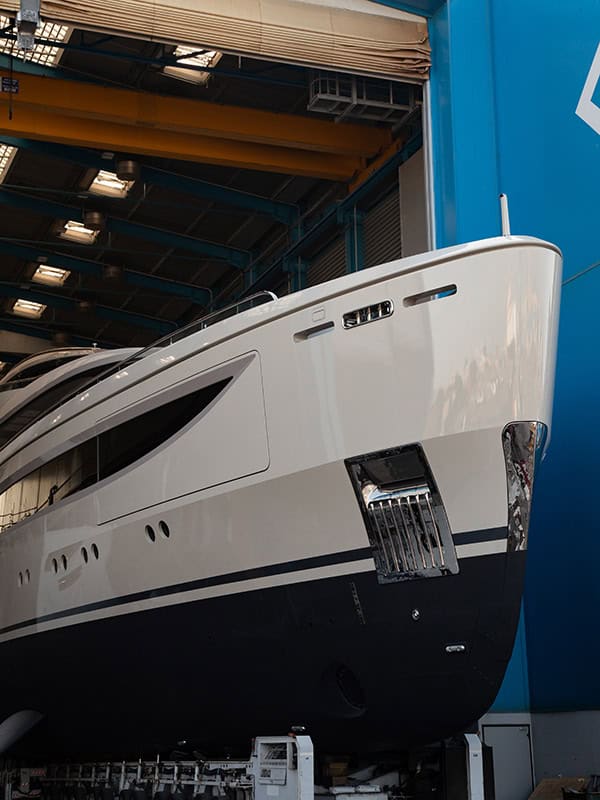 Benetti MY Iryna launch_varo