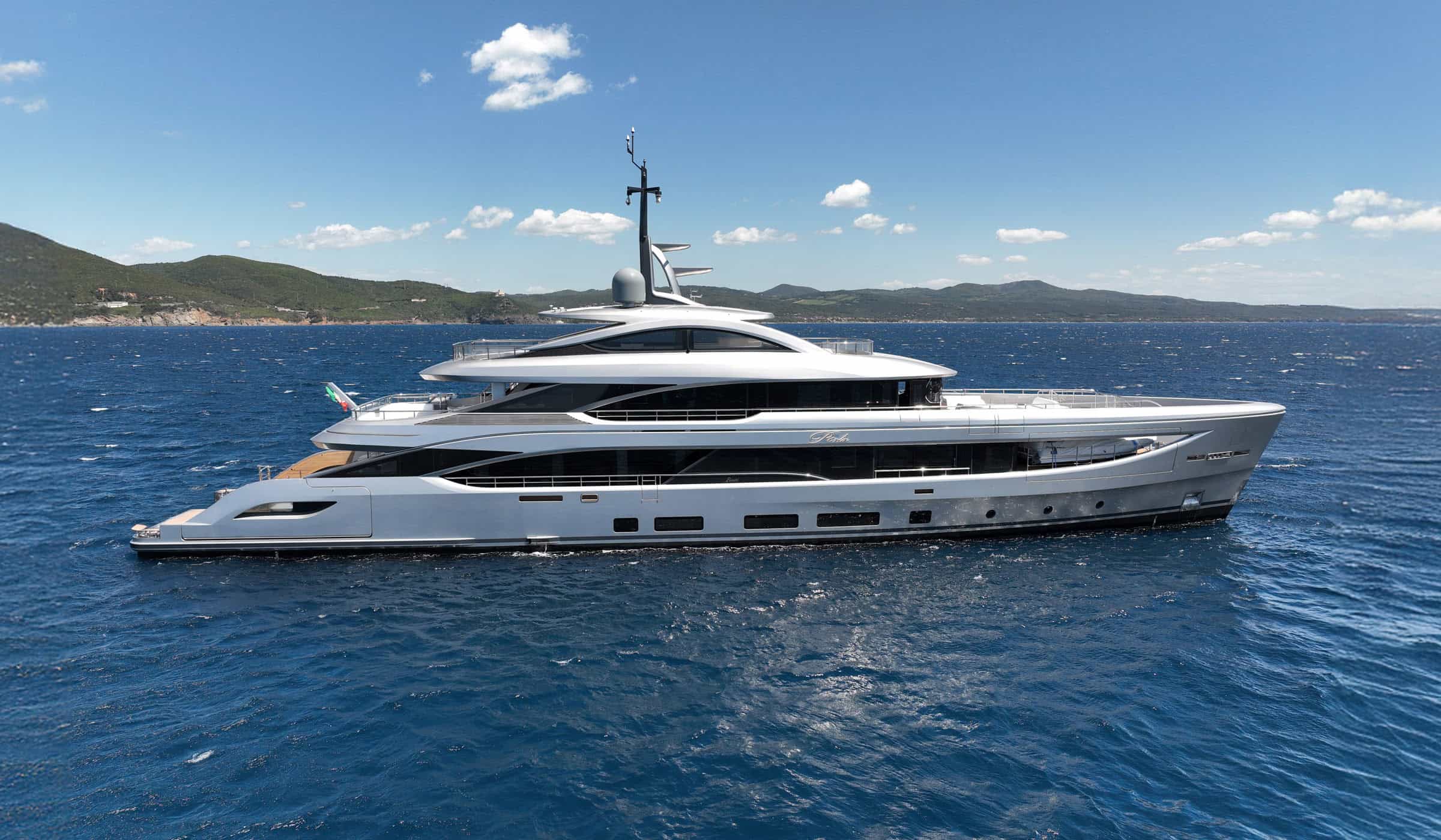 B.Now 50M – M_Y Perla (crediti Jeff Brown)